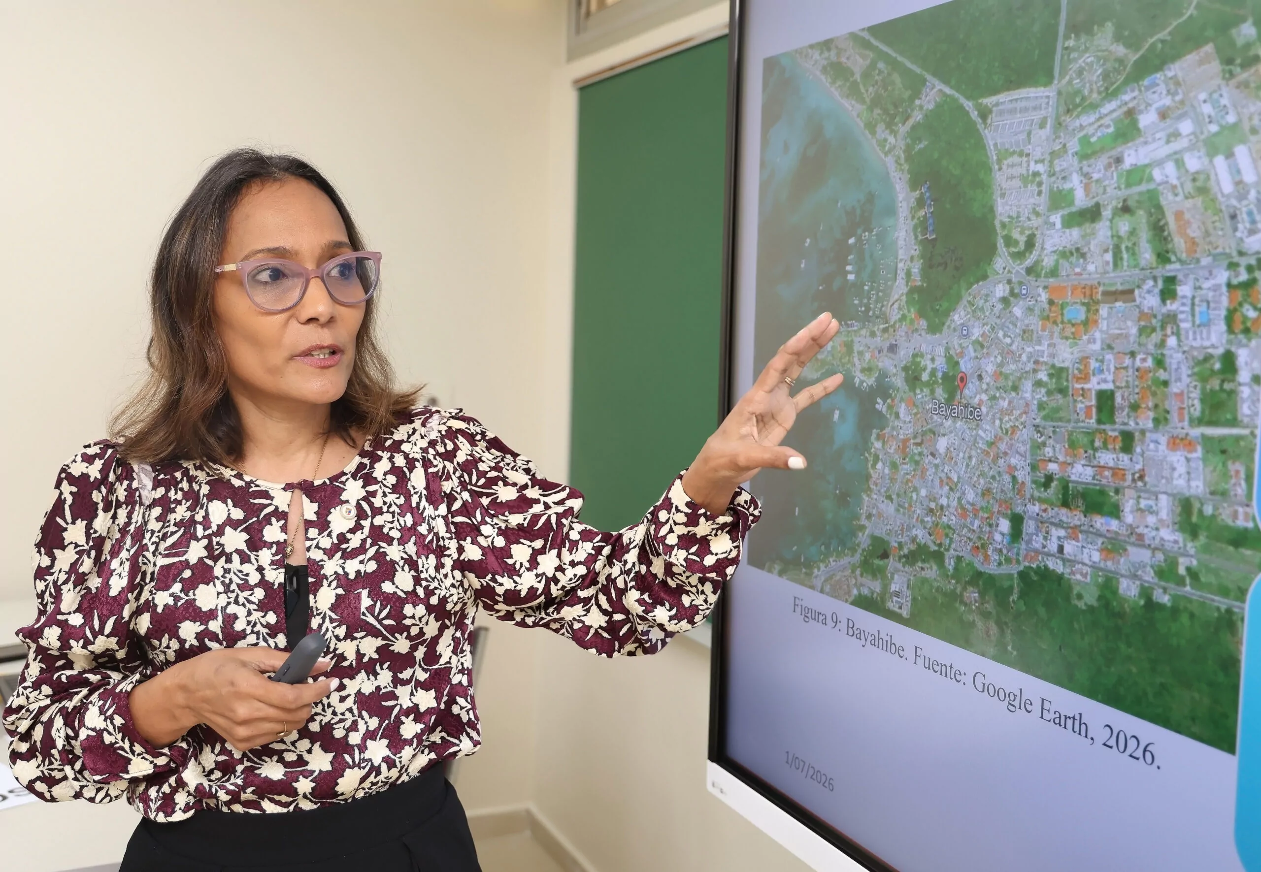 Estudio de la PUCMM revela que el color y materiales de los edificios aumentan el calor en las ciudades