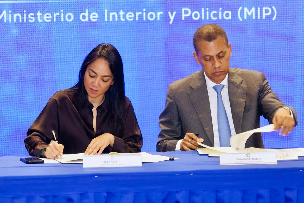 Interior y Policía e Indotel unen fuerzas para prevenir la violencia y capacitar a jóvenes en habilidades digitales