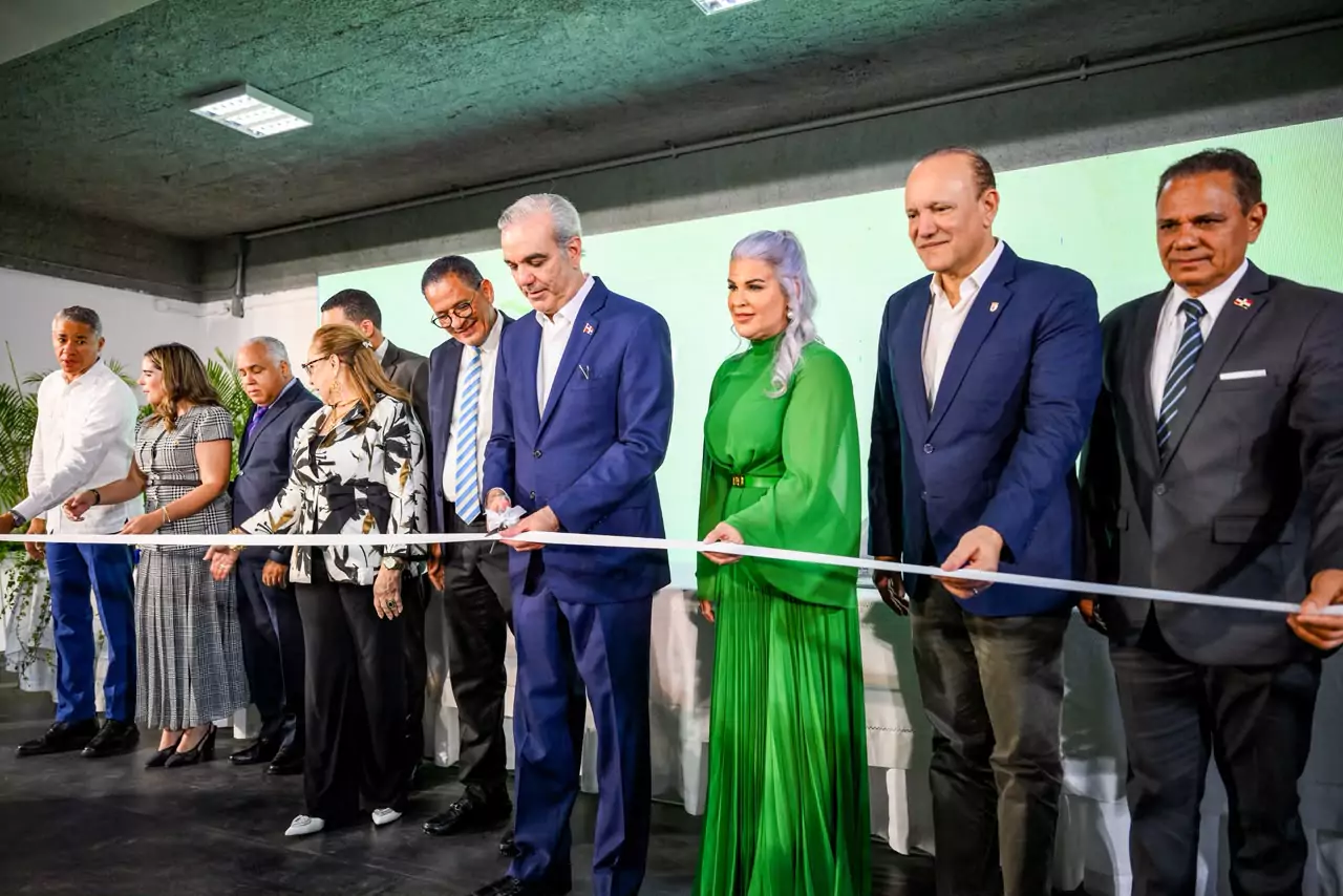 Ulises Rodríguez destaca a AMAPROSAN como referente en el comercio durante la inauguración de la XXXV Expo Amaprosan