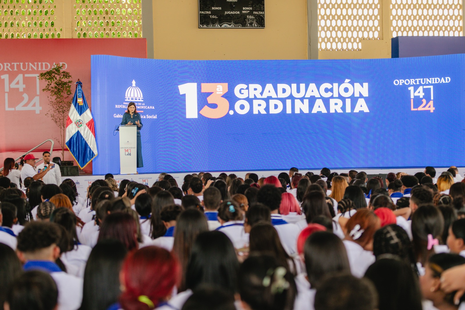 Raquel Peña lidera graduación de 1.032 jóvenes en Oportunidad 14-24