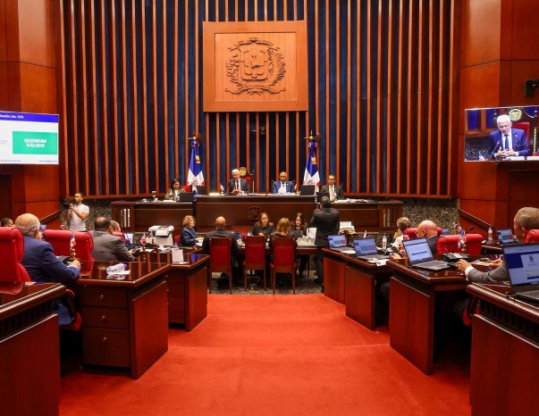 Los senadores regresan a la sesión el miércoles.
