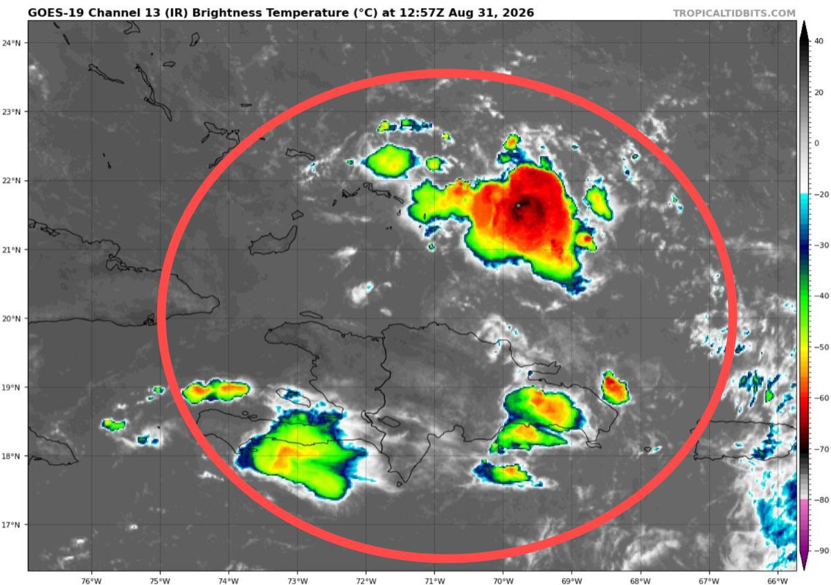 Imagen satelital infrarroja que muestra los restos de la tormenta tropical Dolly, sobre el país.