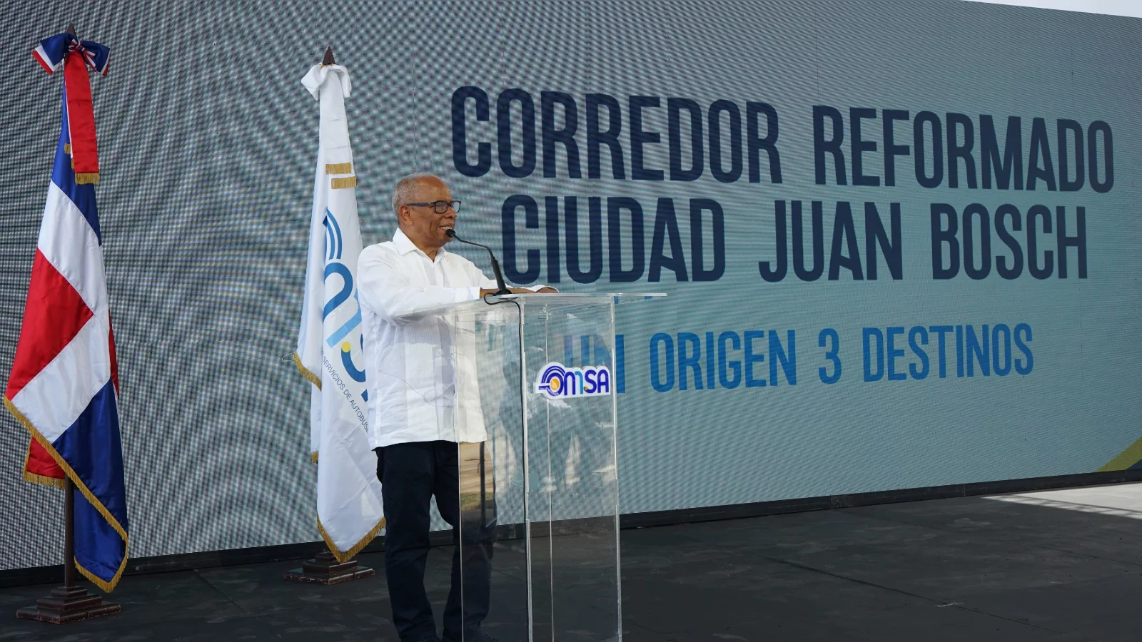 Acto de relanzamiento del corredor renovado de Ciudad Juan Bosch por OMSA, con anuncio de 15 días de servicio gratuito