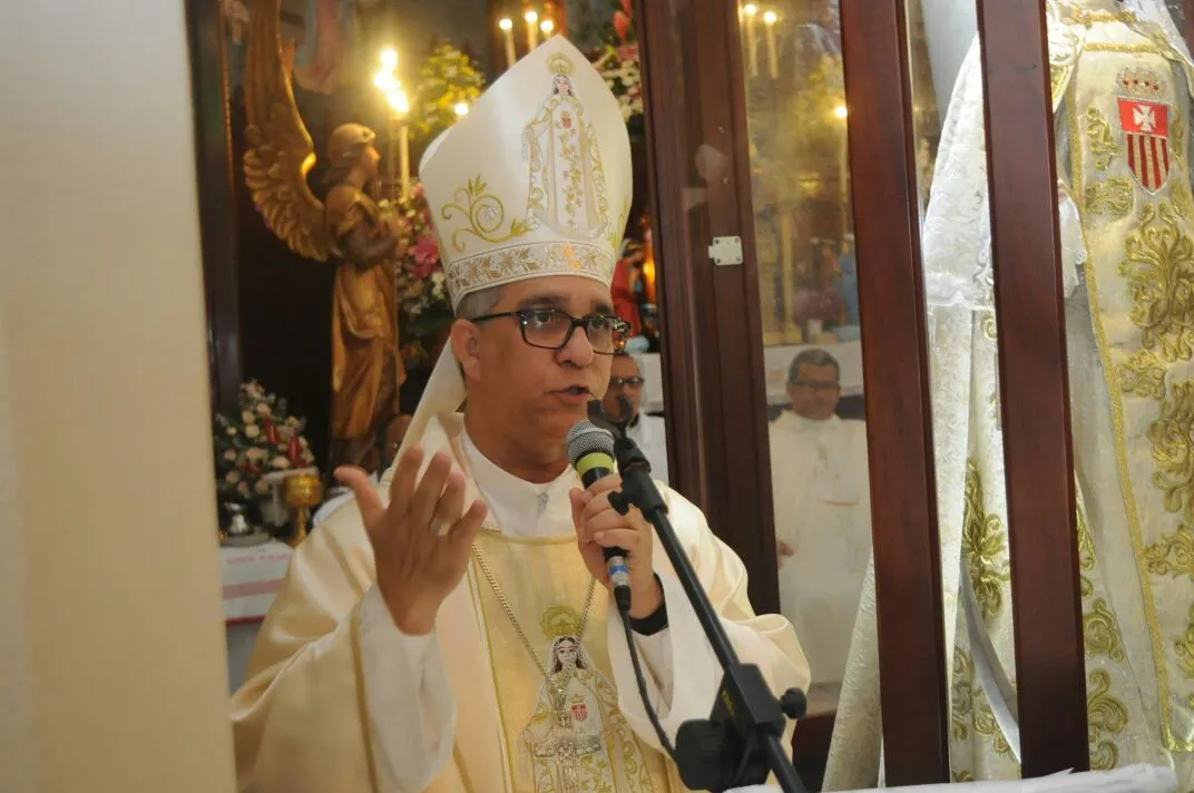 Monseñor Héctor Rodríguez.