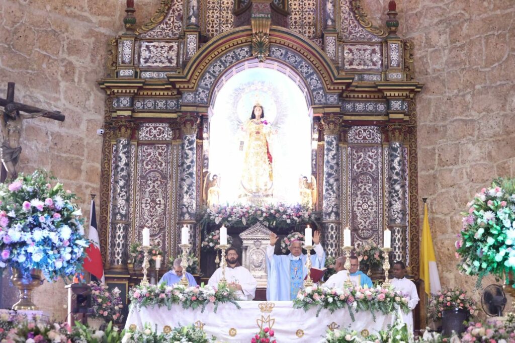 Procesiones y rezos marcan el Día de las Mercedes en el país