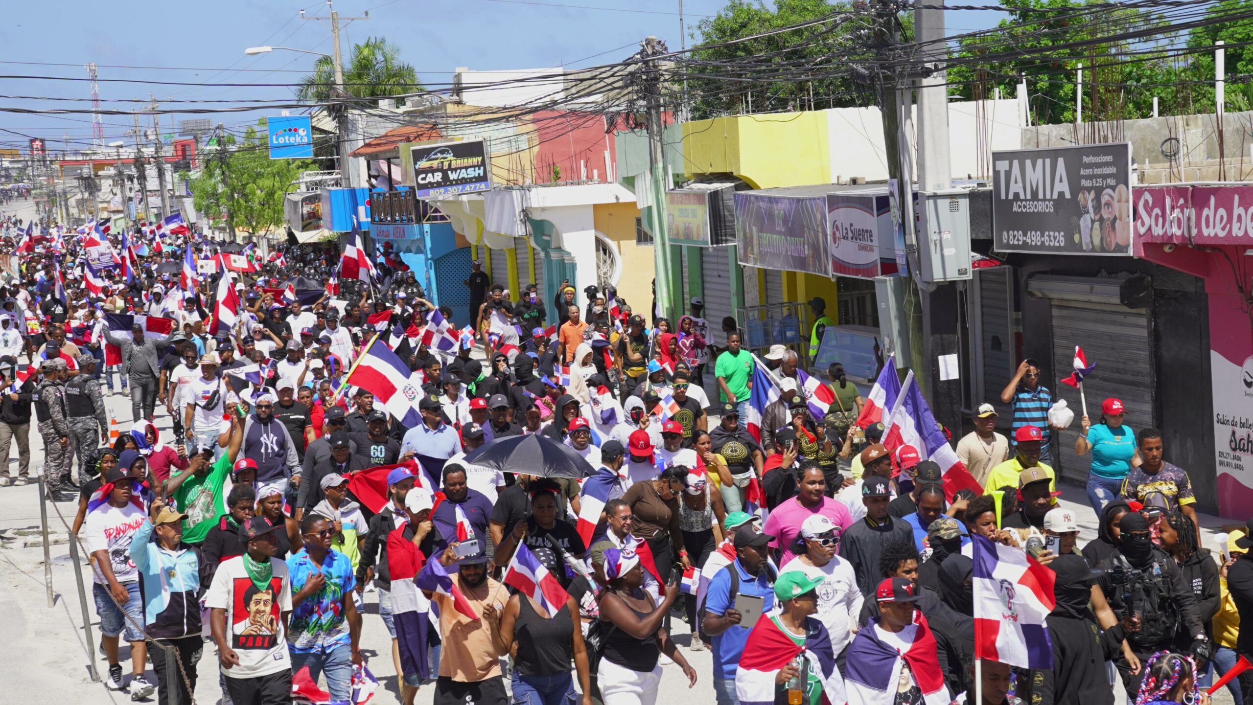 Marcha en Friusa Hole/ Foto Elieser Tapia