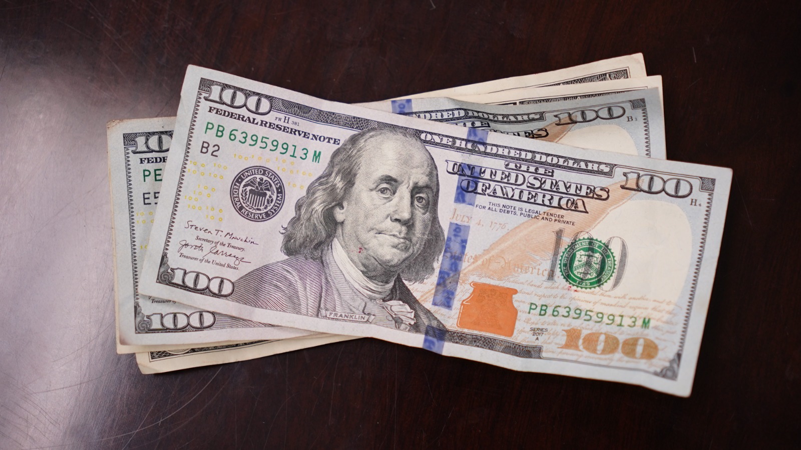 dolares