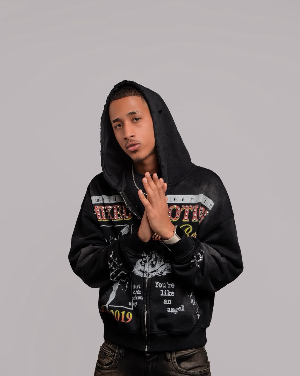Artista urbano avanza a paso firme en el panorama musical