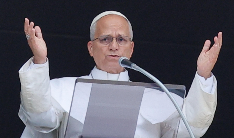 El Papa León XIV durante el rezo del Ángelus. EFE
