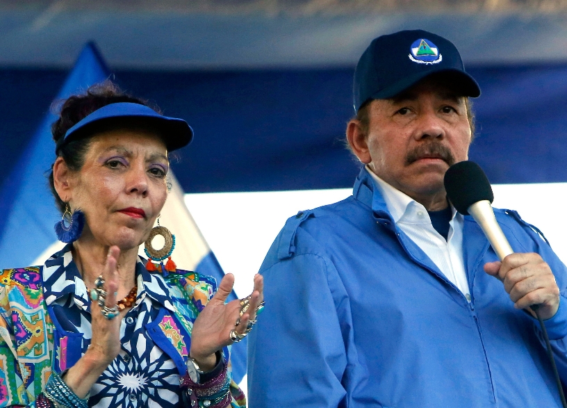 Daniel Ortega y su esposa Rosario Murillo. AP