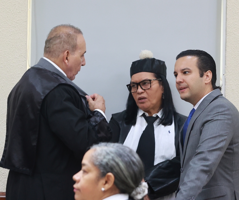 El tribunal rechazó los incidentes de Jochy Gómez. Aceptó la del acusado que no tenía abogado, a quien le dieron 48 horas para conseguirlo.