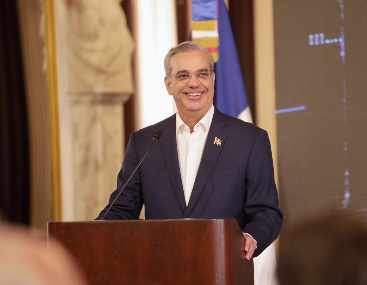 Luego de LA Semanal con la Prensa, ahora regresa el presidente Luis Abinader con un nuevo espacio.