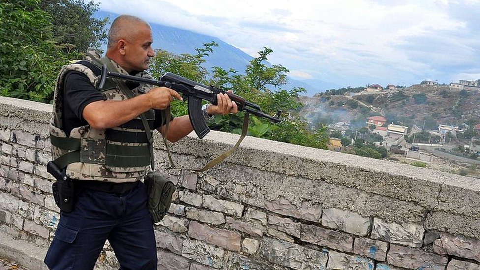 Del plátano a la cocaína: el modus operandi de la mafia albanesa en América Latina