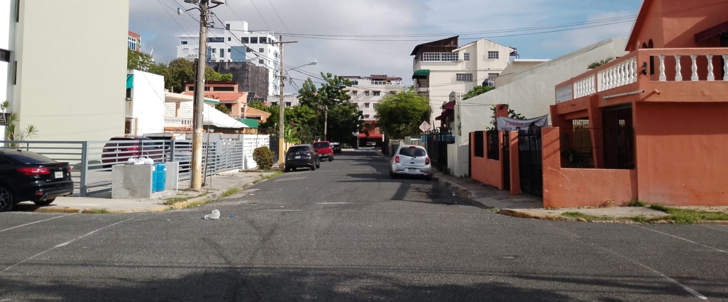Calle Baní, en la urbanización Tropical