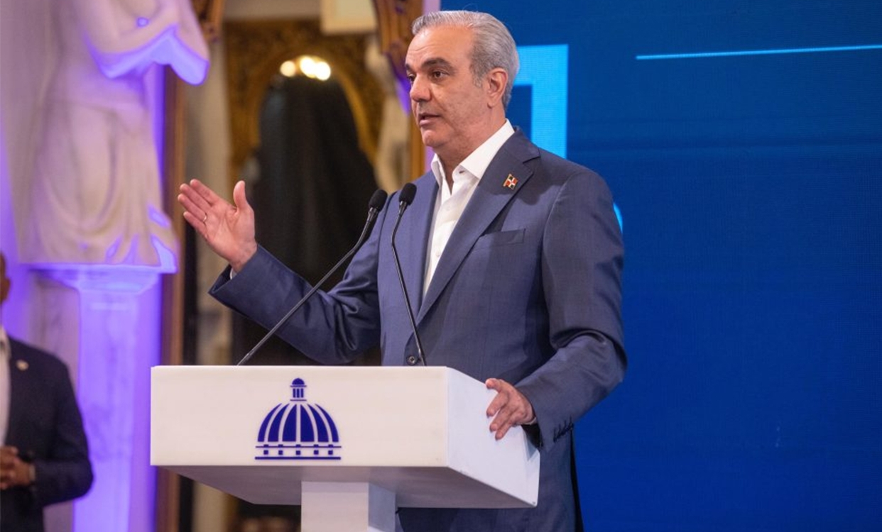 El presidente Luis Abinader habla de su gestión de gobierno.