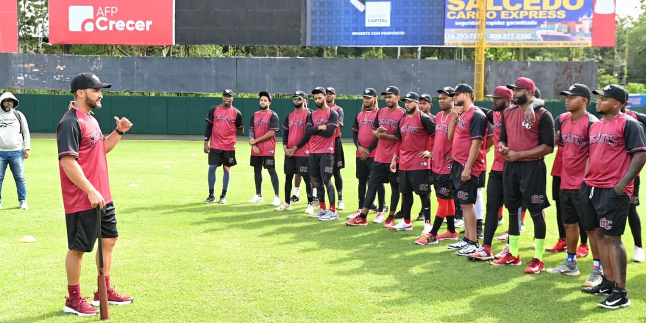 Gigantes del Cibao entrenan durante la temporada 2025