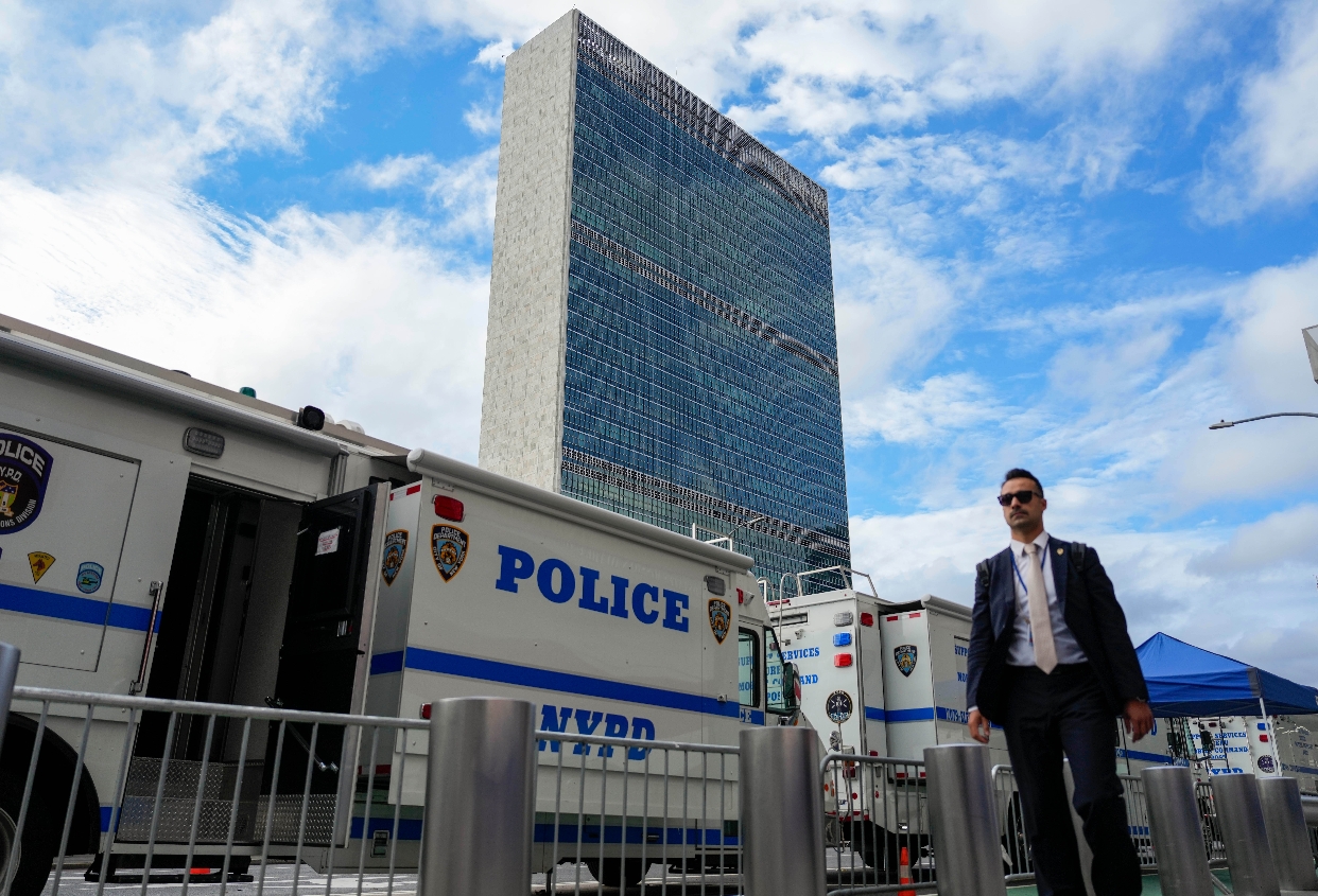 Se ha reforzado la seguridad alrededor de la sede de las Naciones Unidas en Nueva York. AP