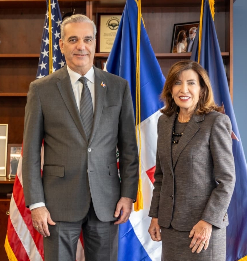 El presidente Luis Abinader y la gobernadora de Nueva York, Kathy Hochul.