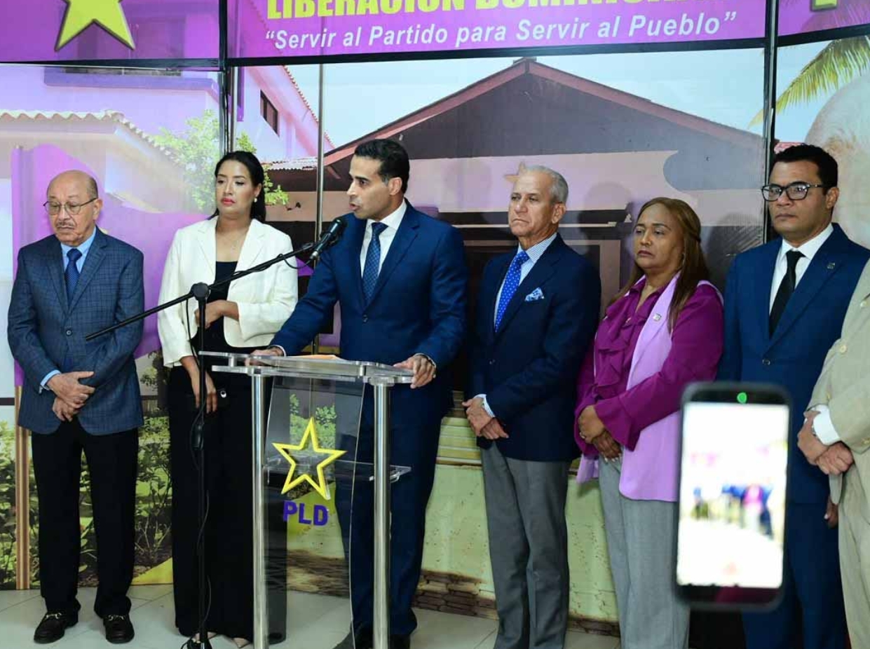 Conferencia de prensa en la Casa Nacional del PLD sobre el fracaso de la reforma policial.