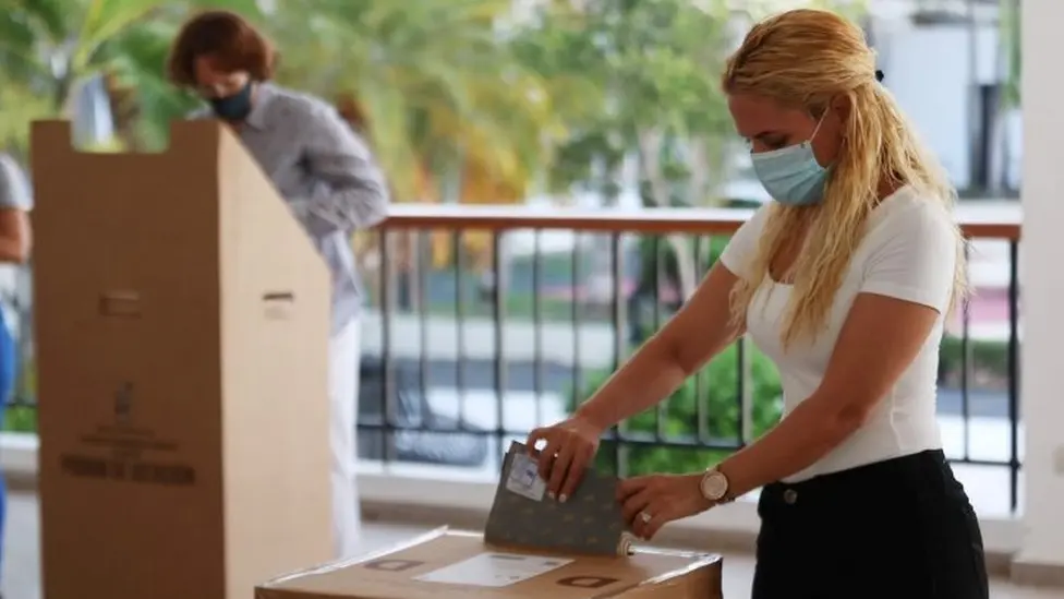 Los dominicanos votan menos en las elecciones municipales que en las presidenciales