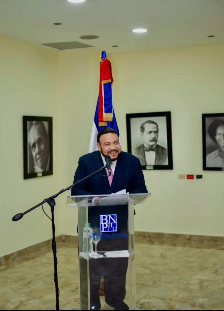 Miguel Reyes Sánchez puso en circulación muy de cerca la obra Balaguer: testimonio del cotidiano del poder
