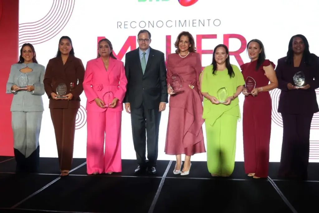 Mujeres aumentan su participación en el sistema financiero dominicano, destaca Steven Puig