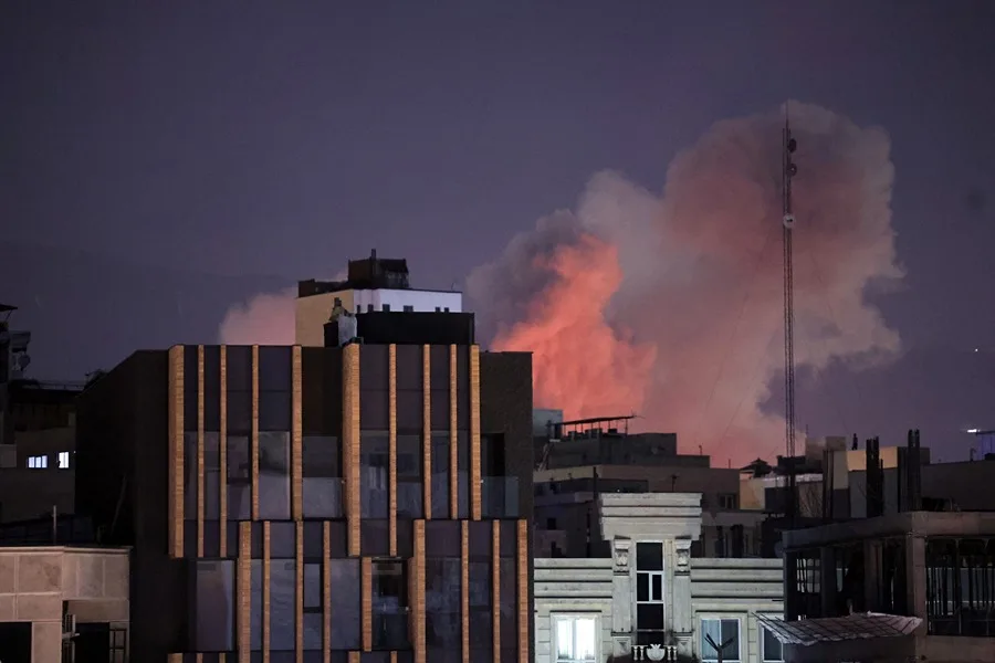 Estados Unidos vuelve a bombardear objetivos en Irán