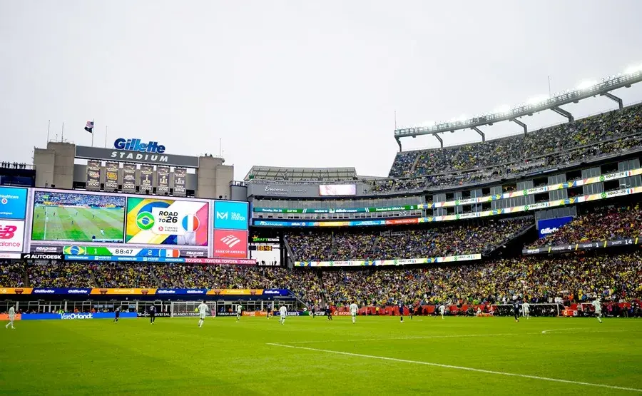 Convocan a protesta contra dueño del estadio en Massachusetts donde actuará Ed Sheeran