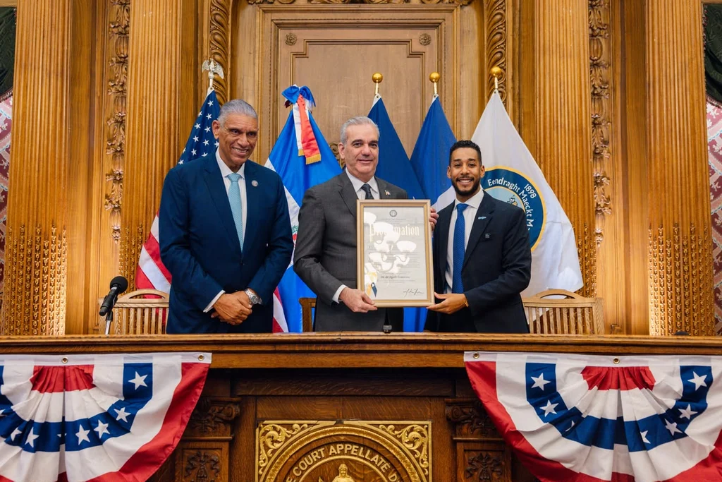 Abinader se reúne con la diáspora dominicana y declaran el 24 de septiembre como Día del Orgullo Dominicano