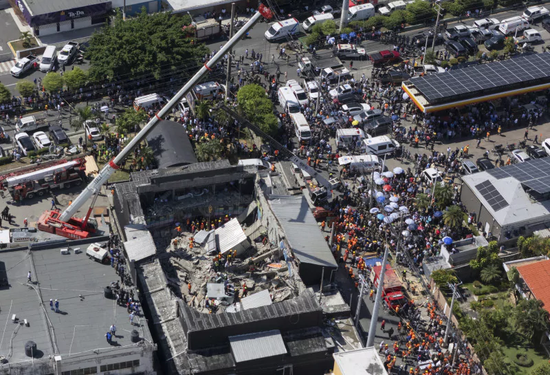 Tres peritos atribuyen el desplome del techo del Jet Set a sobrecarga, según el Ministerio Público