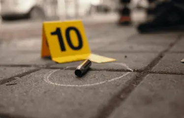 La ruta hacia el crimen: qué pasa antes de que un joven llegue al expediente policial