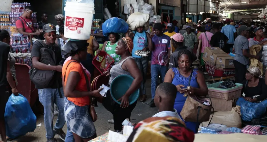 En Dajabón, haitianos cruzan para trabajar y regresan a su país