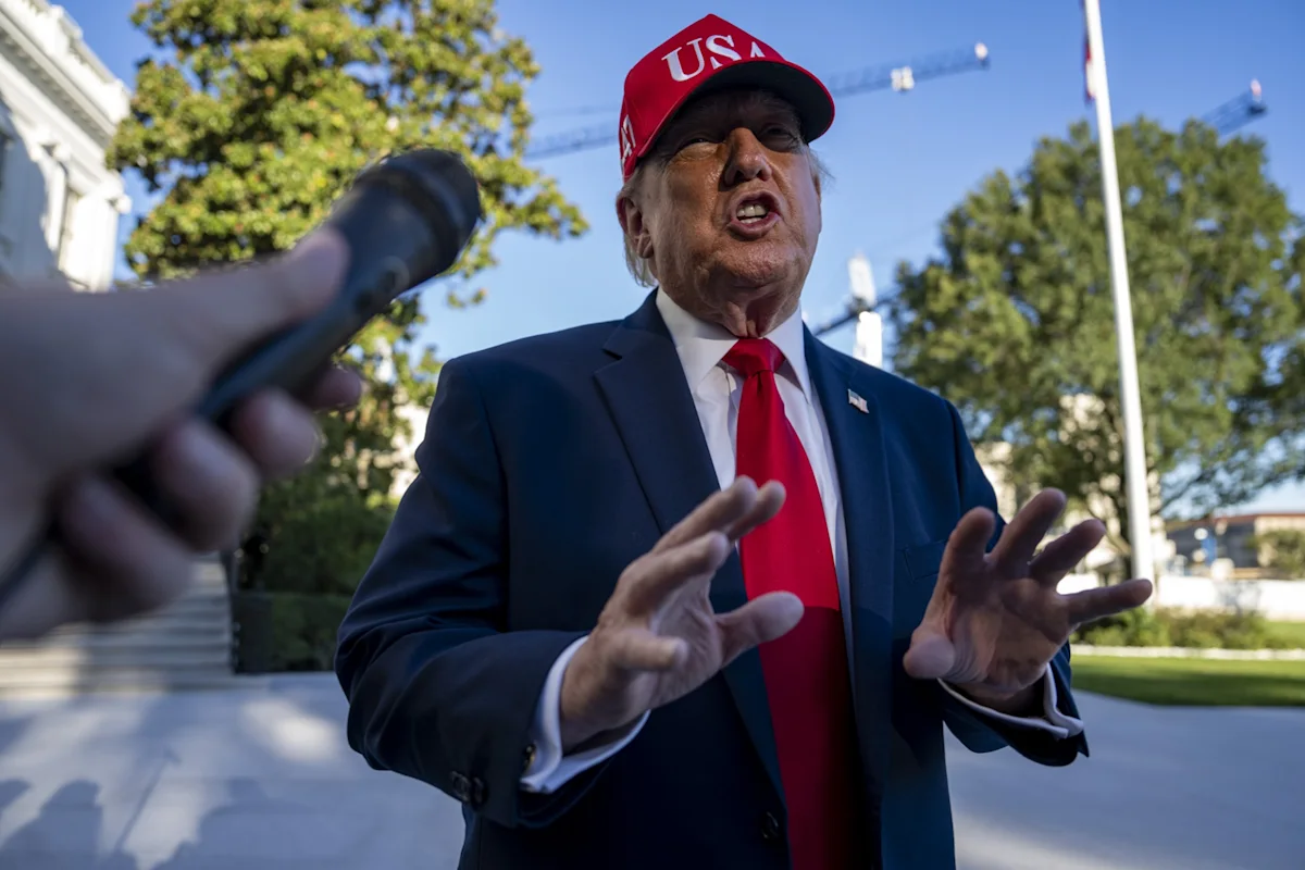 Donald Trump dijo que hablará con Putin.