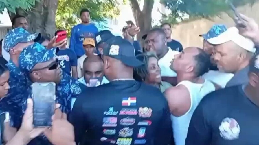 Policía esposa a diputado en Elías Piña y orden de investigar el hecho