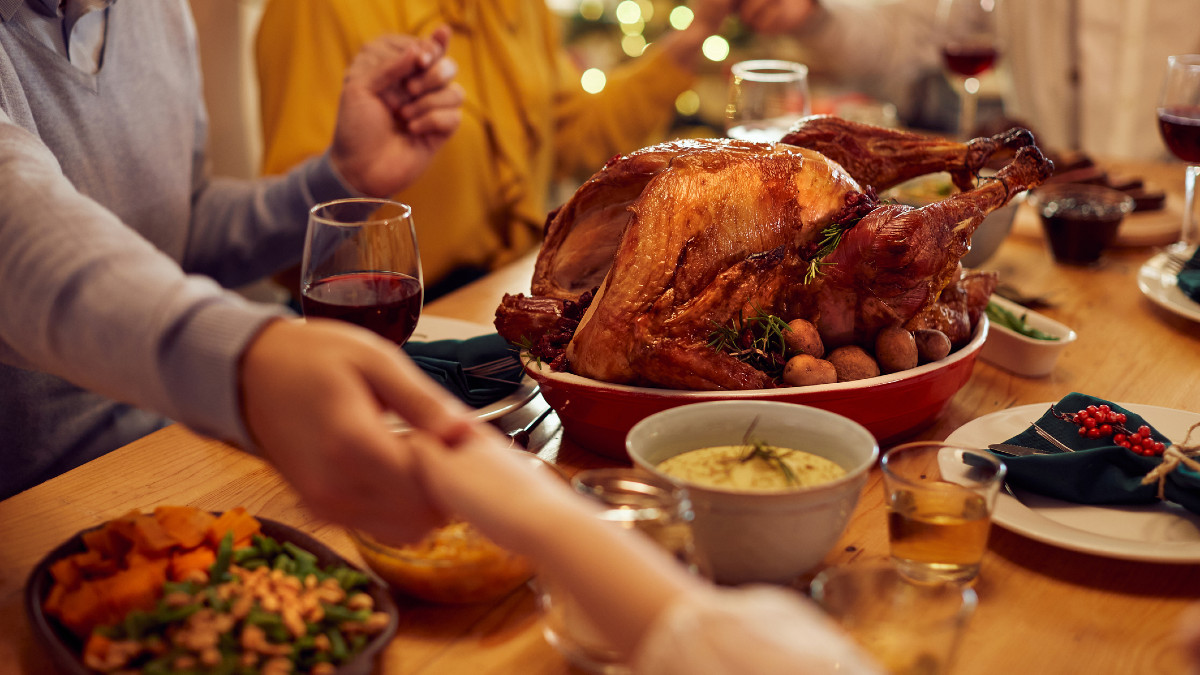 Nutricionista comparte receta saludable para preparar pavo de Acción de Gracias.