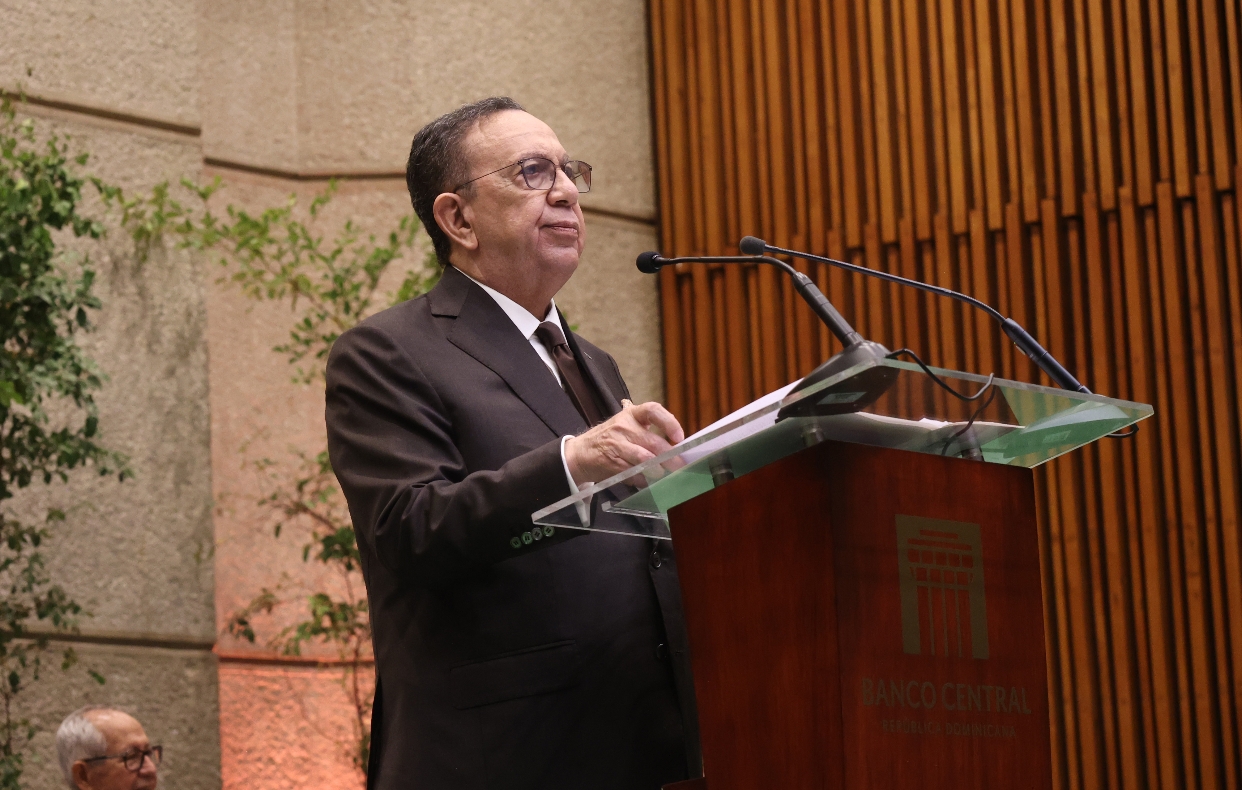El Banco Central celebró ayer su 79 aniversario con una misa. José Francisco y G. Burgos