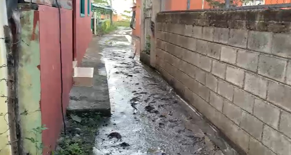 El agua del mar ingresa a sus residencias, informaron en La Ermita.