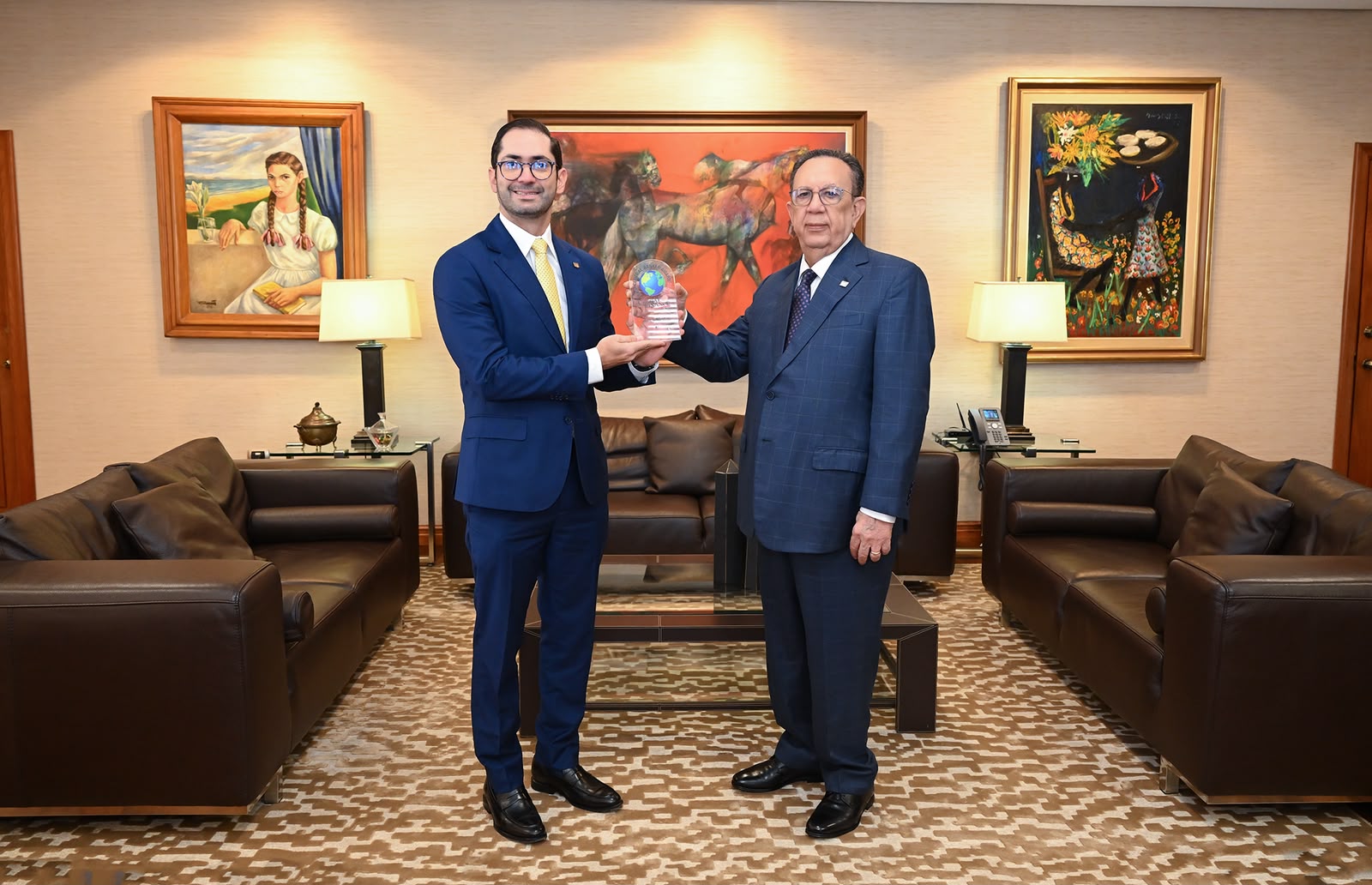 Héctor Valdez Albizu es reconocido por cuarta vez entre los mejores gobernadores de bancos centrales del mundo