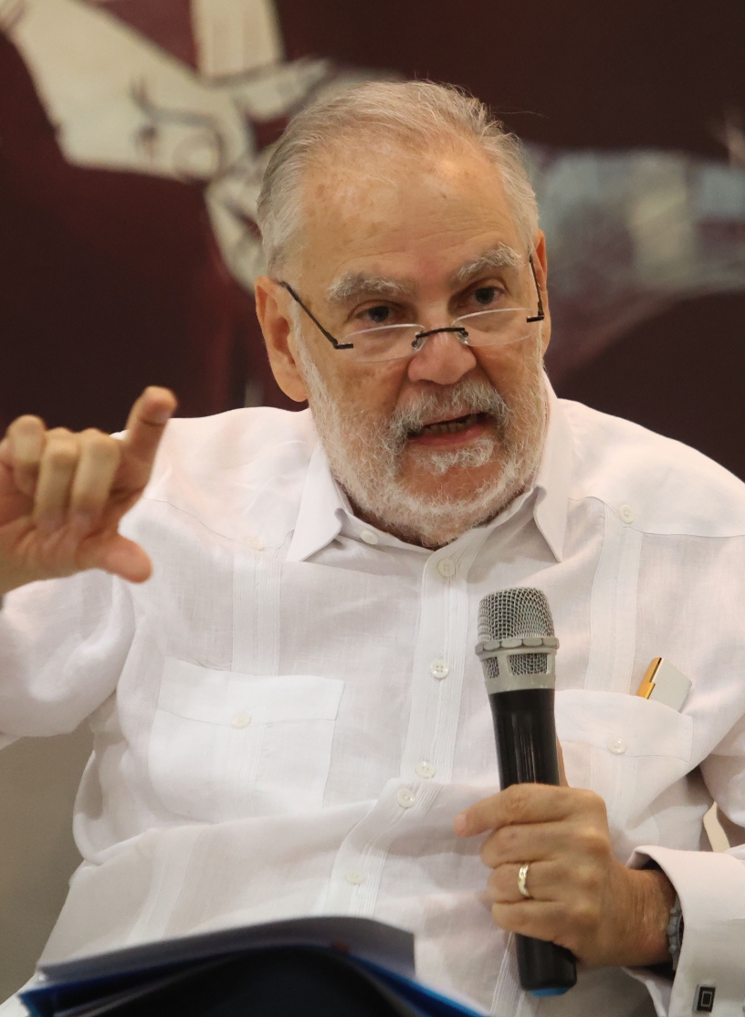 Miguel Ceara-Hatton, Superintendente de Salud