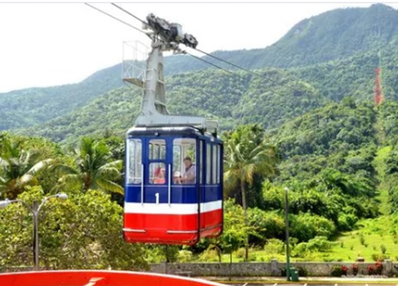Las autoridades incumplen la promesa de reabrir el teleférico