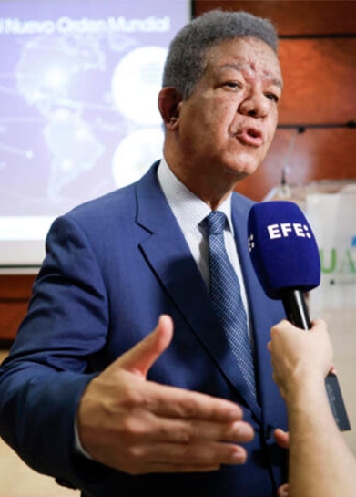 Leonel Fernández. Internet