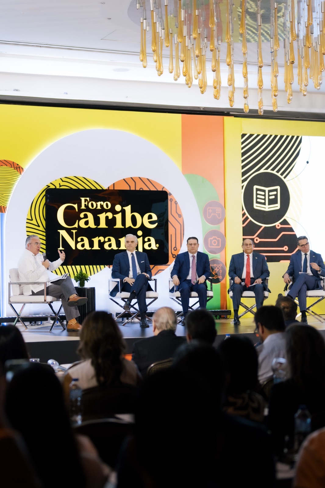 Funcionarios y empresarios coinciden en vincular educación, creatividad, tecnología y productividad para desarrollar este sector