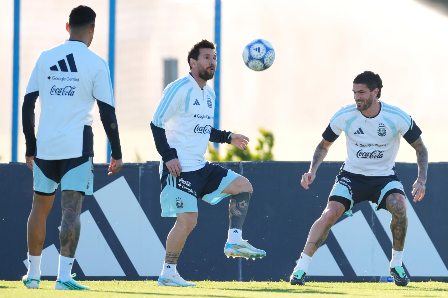 Lionel Messi entrena para su último partido