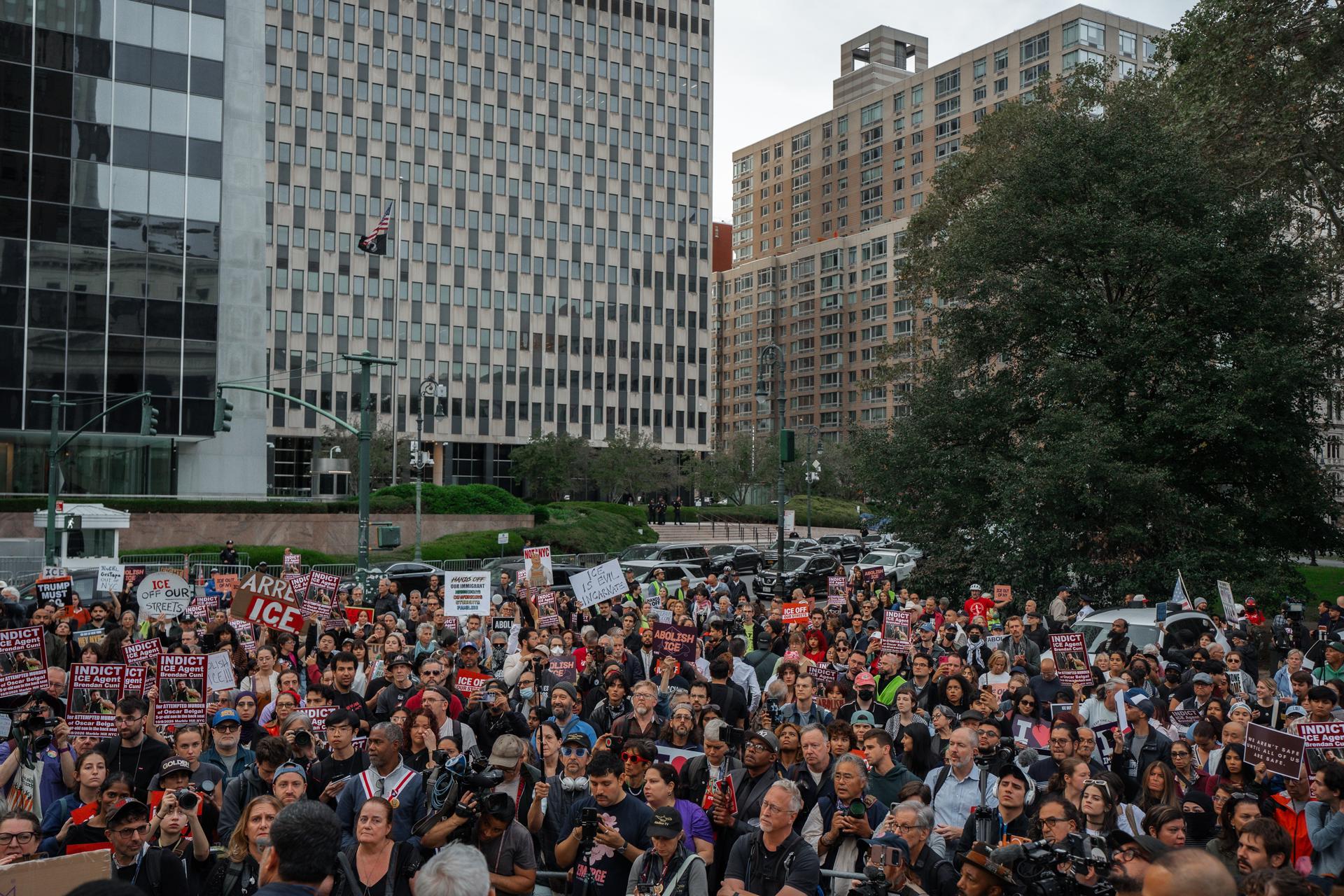 Bengal, según el DHS, sólo resultó herido superficialmente por una bala o fragmentos de ella en el cuello, tras lo cual fue trasladado a un hospital cercano y posteriormente a un centro de inmigración en las afueras de Nueva York.