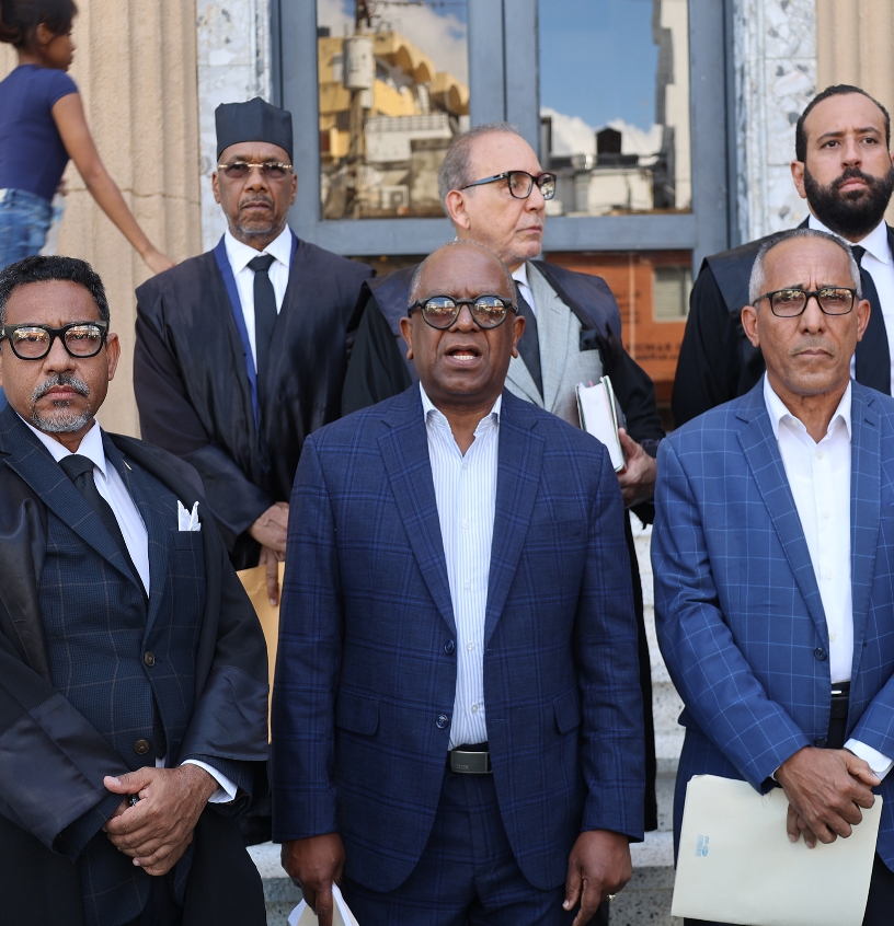 Los abogados Carlos Balcácer, Cándido Simón, Enrique Vallejo Garib, Guarionex Ven, Ibo René Sánchez, Manuel Sierra y Valentín Medrano