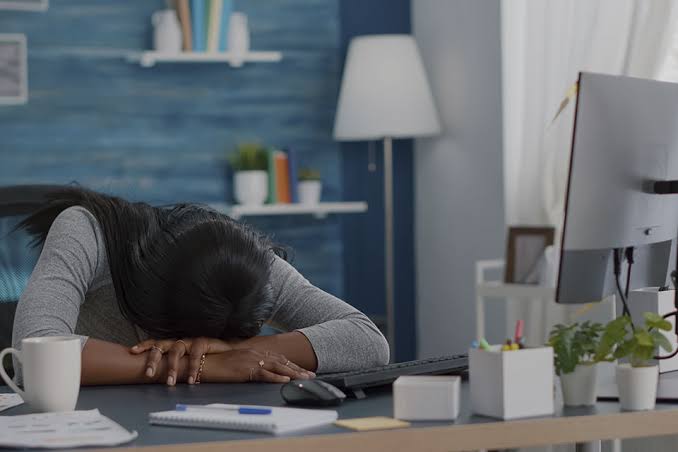 Entre los males que incluyó Sisalril se encuentran los trastornos mentales y psicosociales derivados de la jornada laboral como: síntomas depresivos, síndrome de burnout o agotamiento y trastornos no orgánicos del sueño.