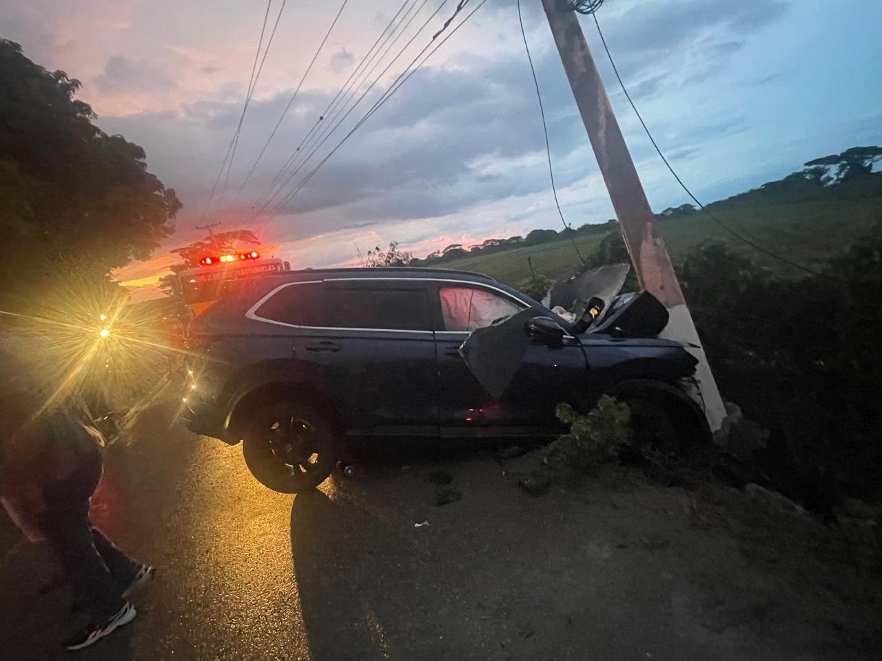 Yipeta con 17 haitianos a bordo se estrella contra un poste eléctrico en Monte Cristi