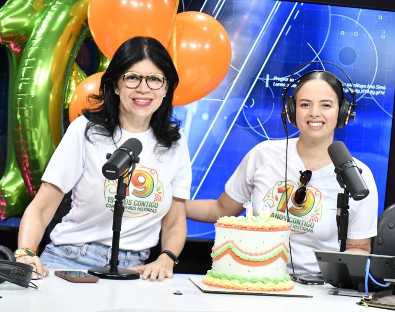Dra. Ana Simó y Rocío Reyes, en la celebración.