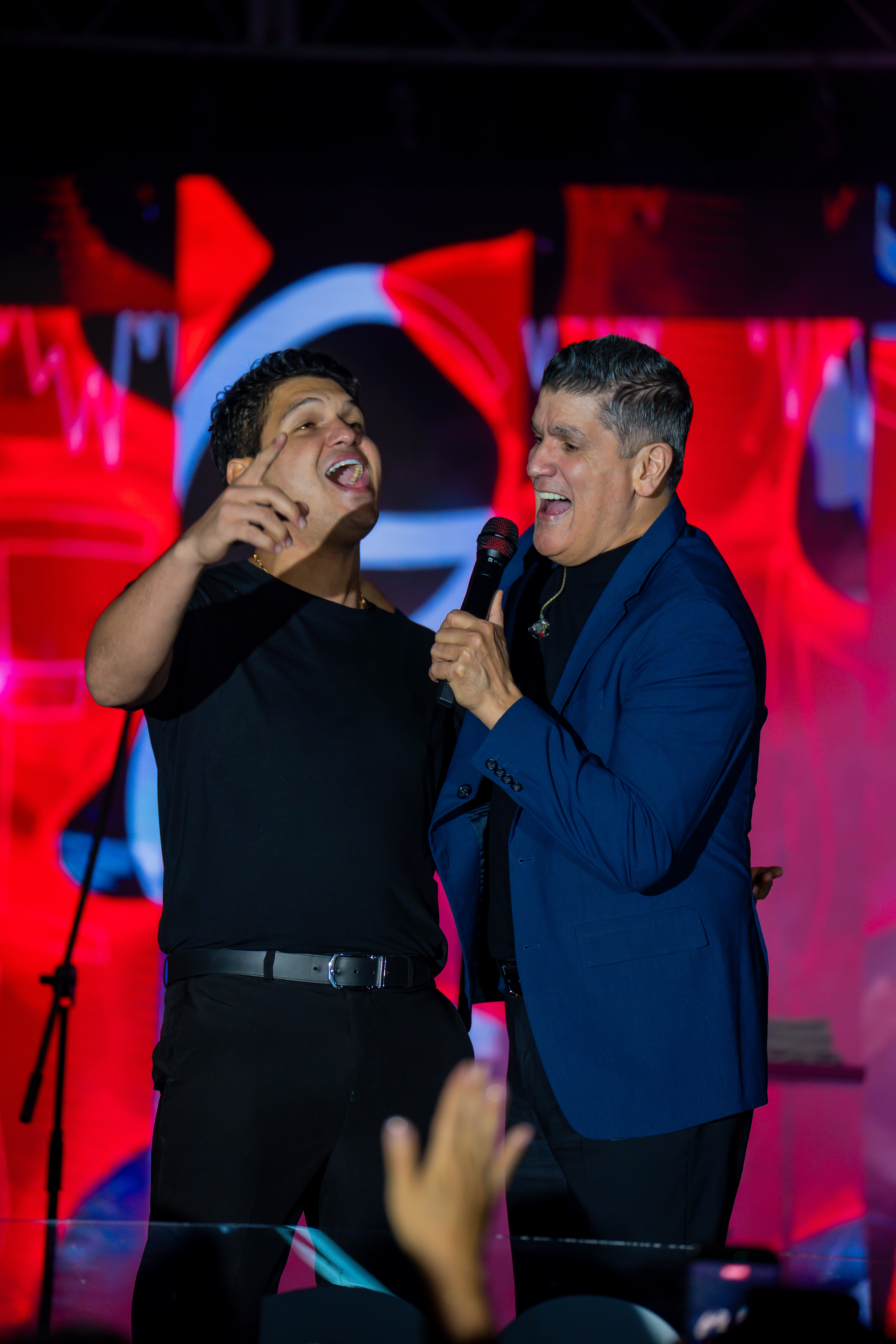 Eddy Herrera y Elder Dayán lanzan “La Corriente”, un merengue con sabor colombiano