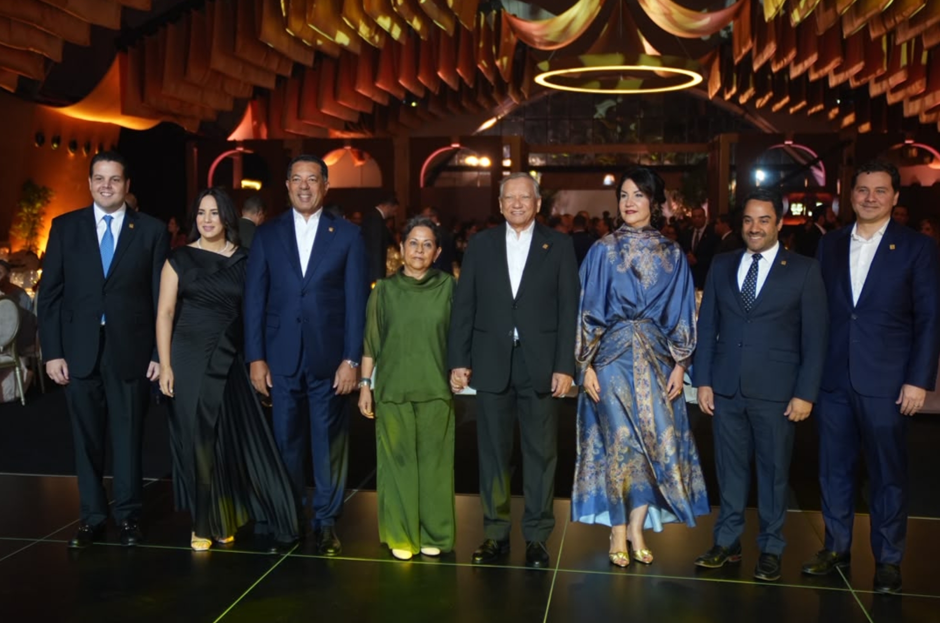 Fernando Mir, Alieska Díaz, Ysidro García, Carmen Quijano de Aguilera, Leonardo Aguilera, Ana Pou, Juan Mustafá y Ramón Pimentel, durante la celebración de los 85 años del Banco de la Reserva,